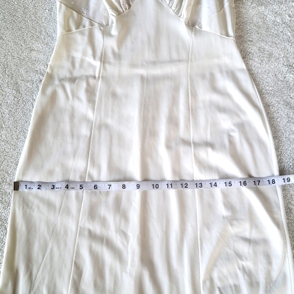 Vintage Seamprufe Nylon Full Slip Size 36 with Sheer Edging - Picture 7 of 10